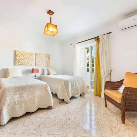 Casa Oliveira Villa *