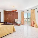 Casa Oliveira Villa *