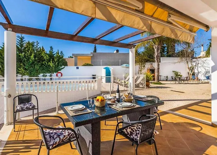 Casa Oliveira 빌라 알부페이라