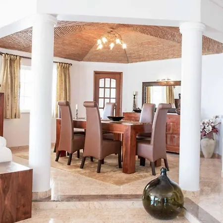 Casa Oliveira Villa *